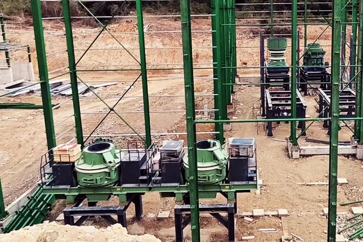 VC7系列立式?jīng)_擊破碎機(jī)——多領(lǐng)域適用，展現(xiàn)強(qiáng)大實(shí)力